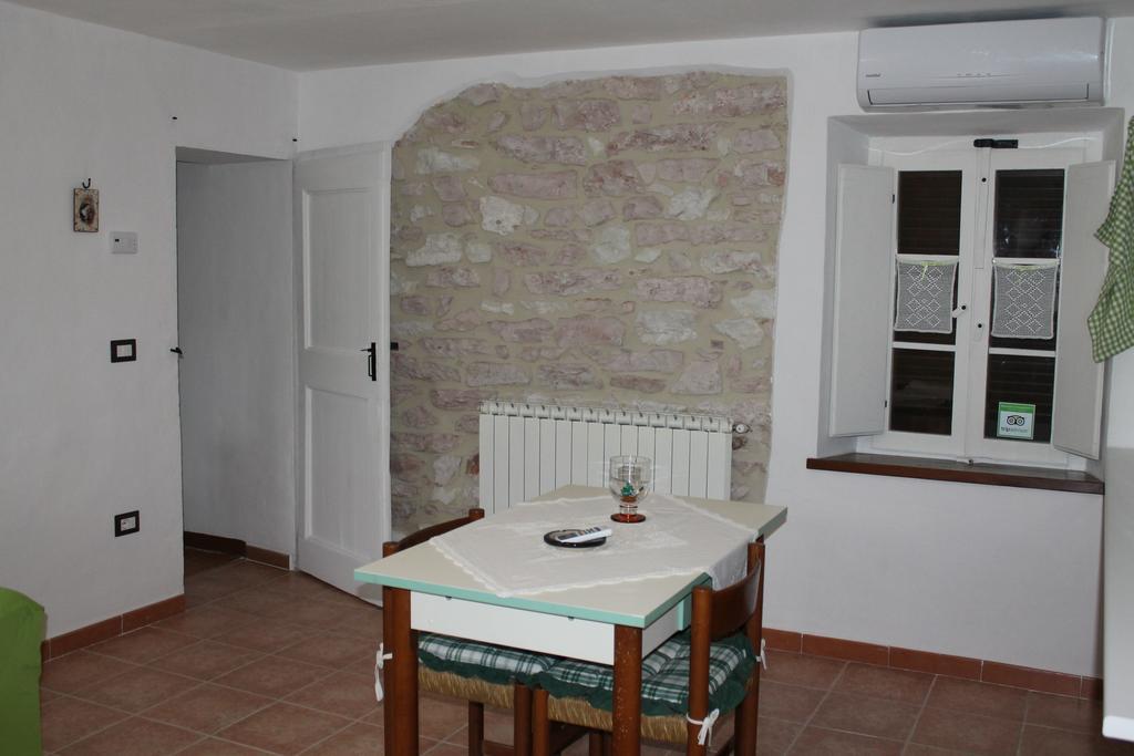 B&B Il Poggetto Serra SantʼAbbondio Pokój zdjęcie