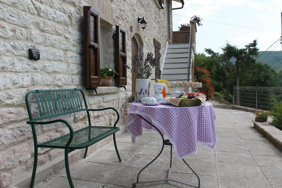 B&B Il Poggetto Serra SantʼAbbondio Zewnętrze zdjęcie